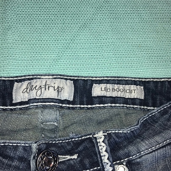 Sold - Picture 3 of 6